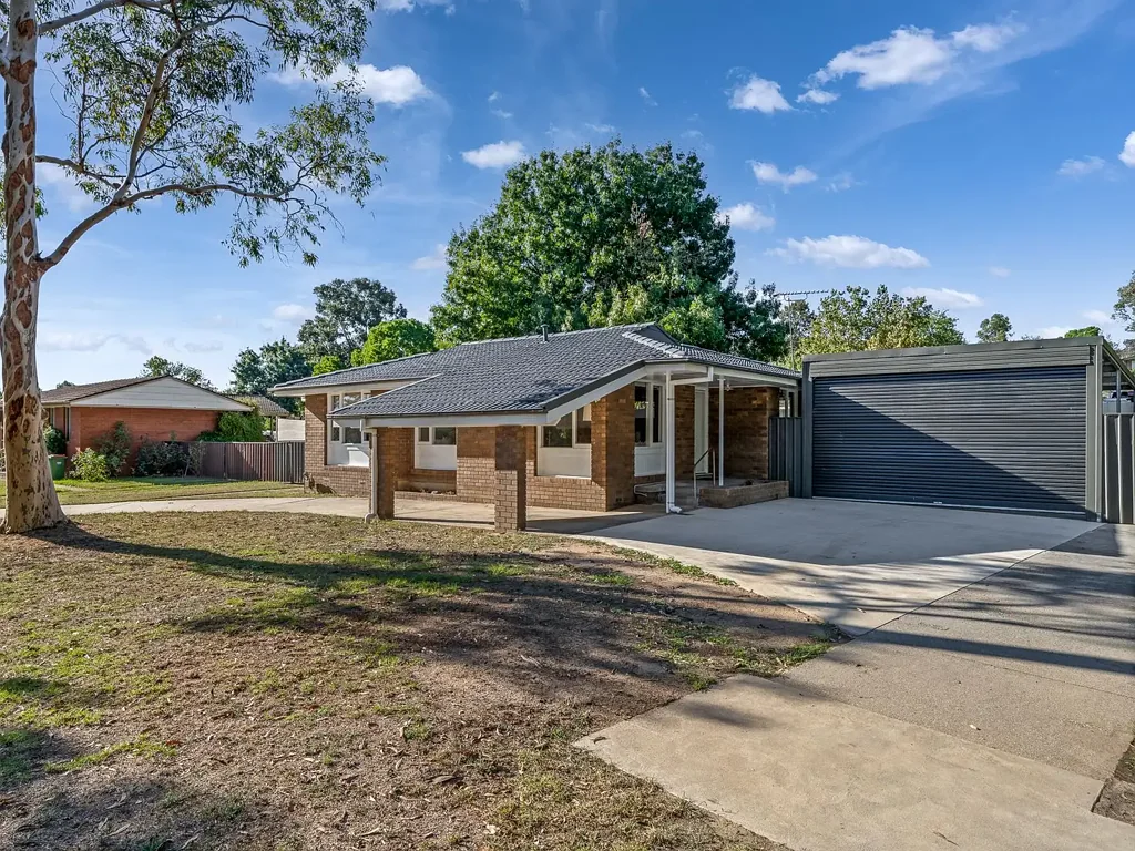 West Albury 3ਬੈੱਡਰੂਮ Renovated Investment Gem with Lease to 2026 – 910 Pemberton St, West Albury