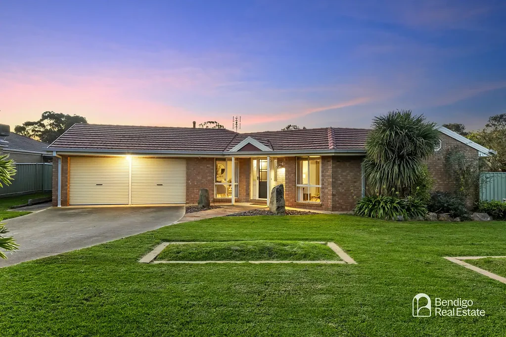 Eaglehawk 3部屋 Versatile Home on a Large Block with Workshop