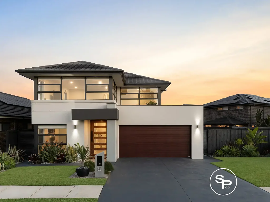 Gledswood Hills 5房  为家庭生活而建，位于宁静的格莱德斯伍德山环境  Built for Family Living in a Quiet Gledswood Hills Setting