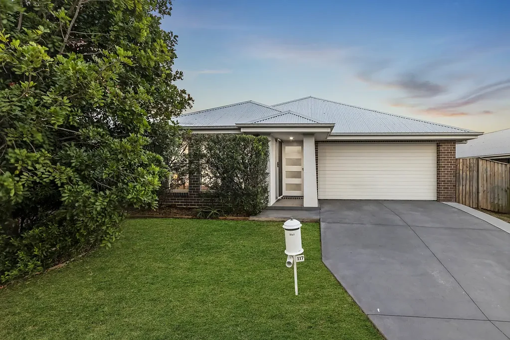Aberglasslyn 4房  Quality Family Home with All the Extras