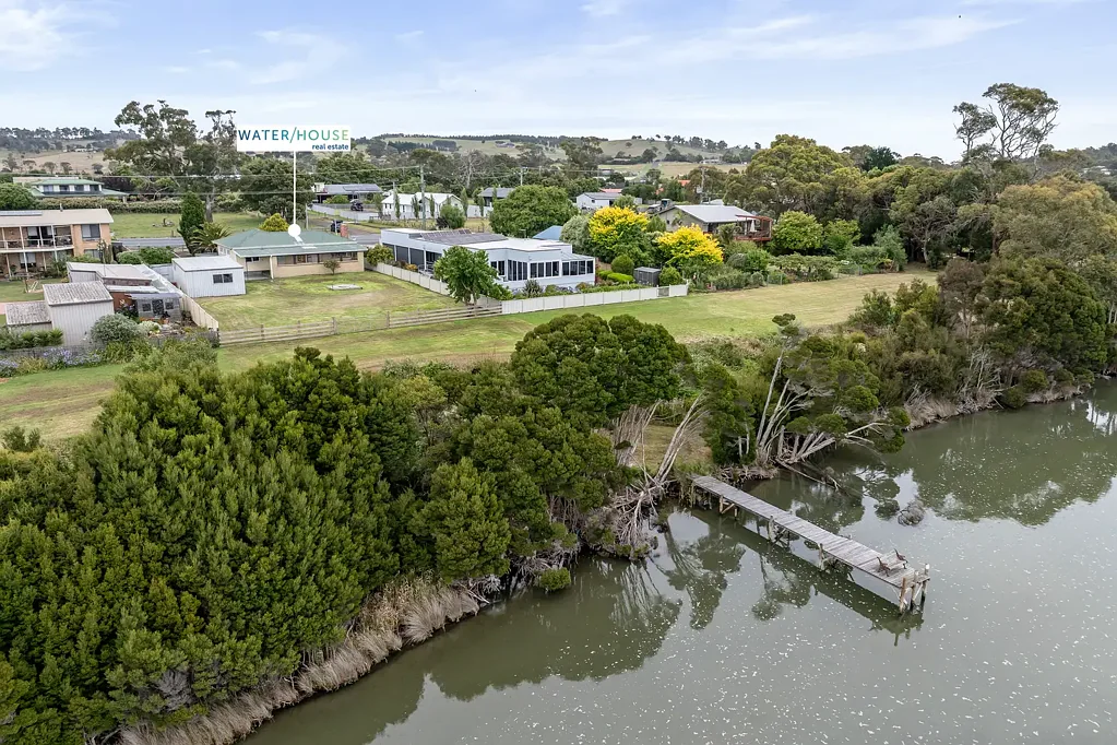 Bridport 3ਬੈੱਡਰੂਮ Fish, swim and relax by the water in your own front yard