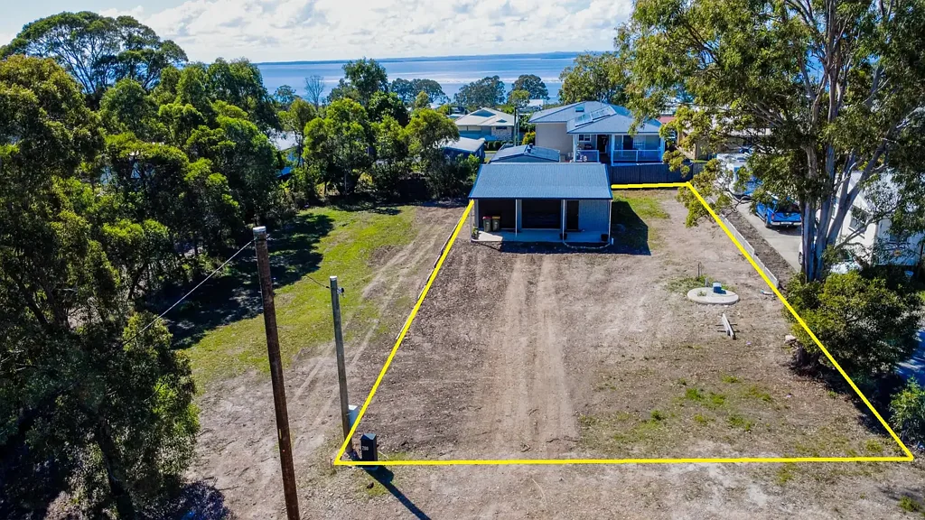River Heads The perfect weekender! Positioned on 812m2