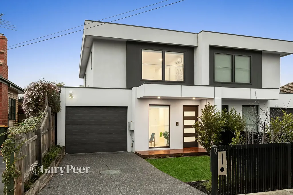 Bentleigh East 4कमरा Space, style & school-zone convenience