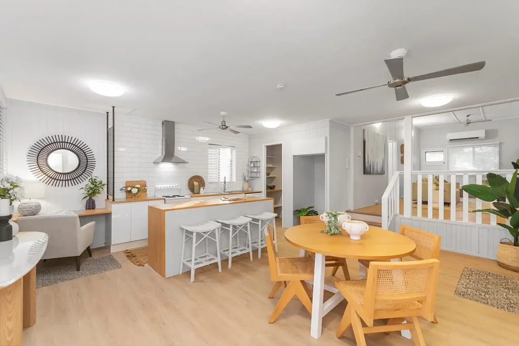 Gulliver 4房  Stylish Renovated Queenslander on 802m² in Sought After Locale