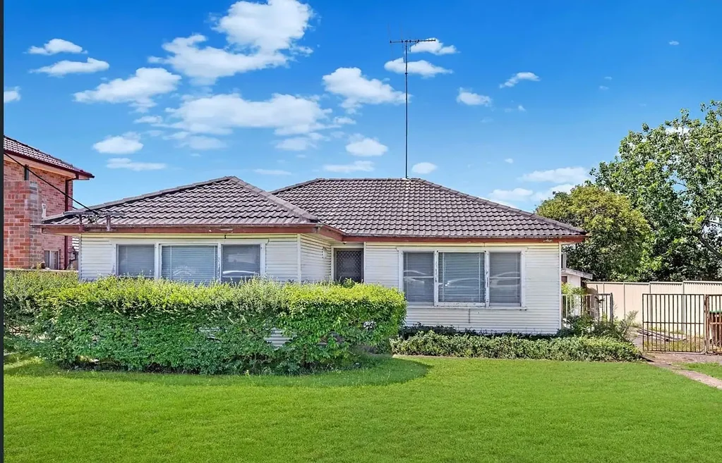 Freshly Renovated & Conveniently Located!