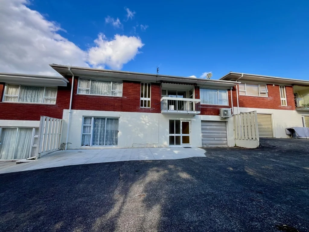 Sunny side up! with balcony and garage!
