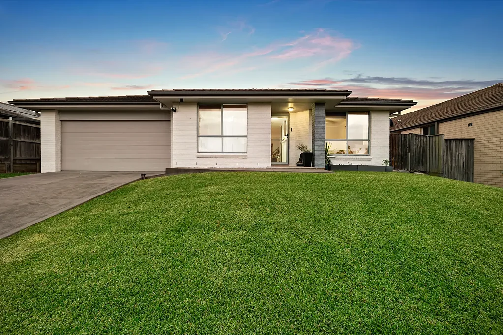 15 River Oak Avenue, Gillieston Heights, NSW 2321