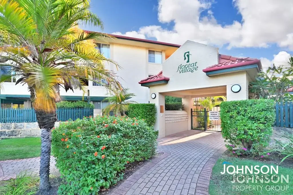 Picture Perfect Furnished Apartment in Sought after Floreat Village.