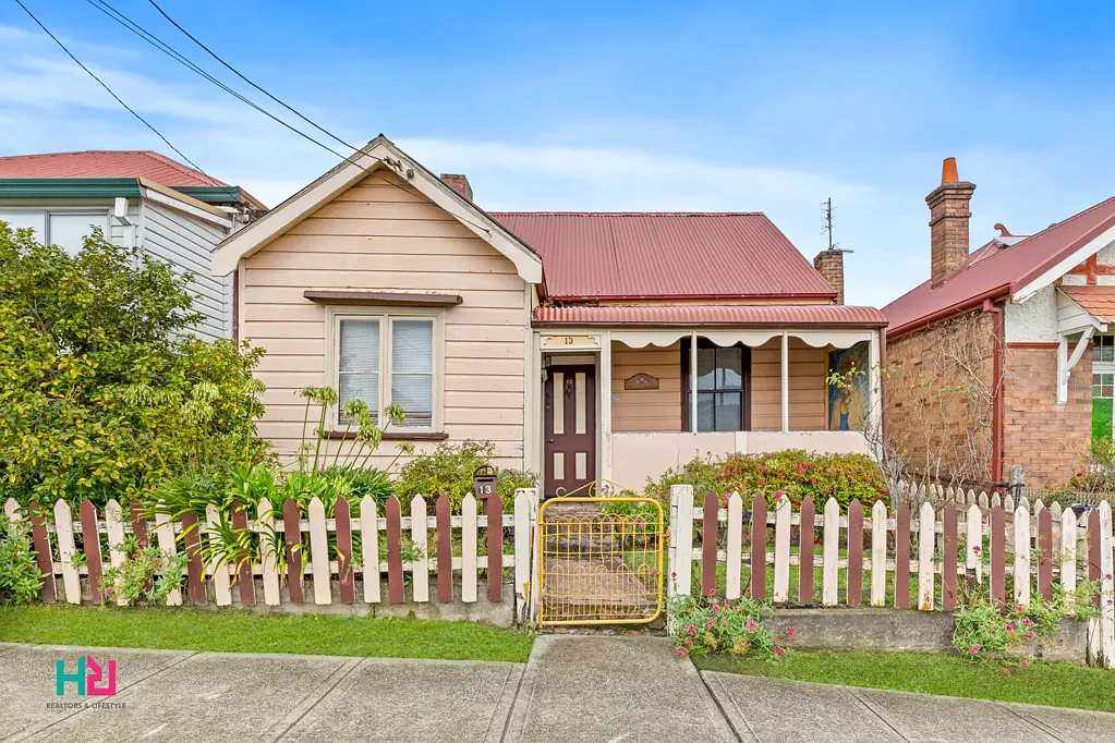 Lithgow 3房  Original-Condition 3‑Bedroom Home With Rear Lane Access
