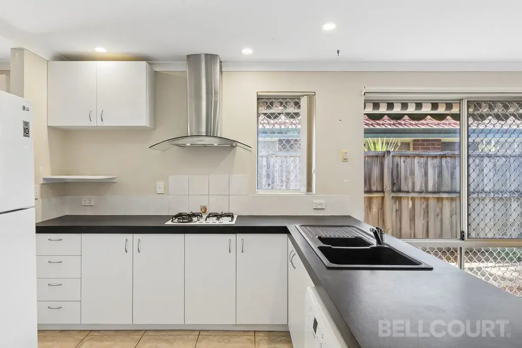 Ellenbrook 4침실 Spacious Family Living with Poolside entertaining