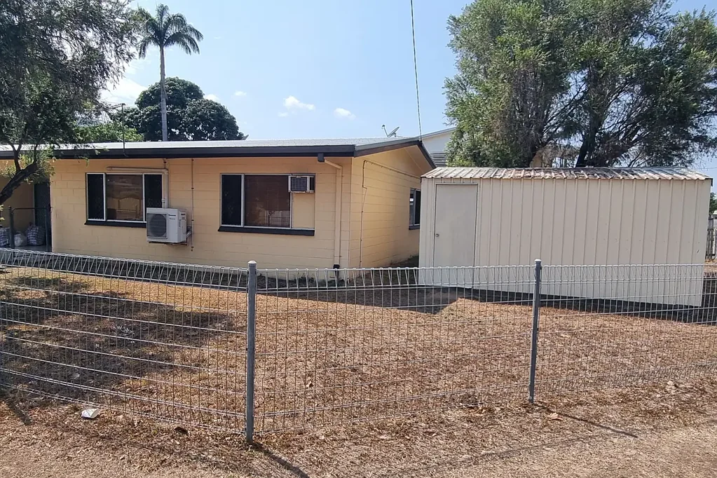 2/2 Illuta Street, Rasmussen, QLD 4815