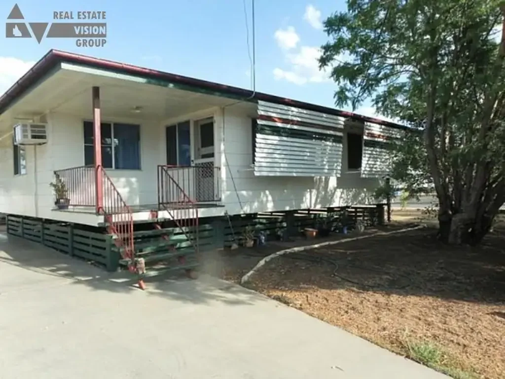 2 Mangrove Street, Blackwater, QLD 4717