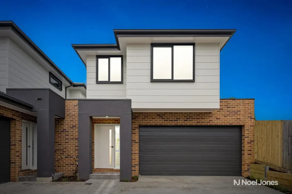 Mooroolbark 3房 全新美宅，坐拥如画美景 Brand-New Beauty With Picturesque Views