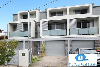 10B Macintosh Street, Mascot, NSW 2020, 4 slaapkamers, 3 badkamers, Townhouse