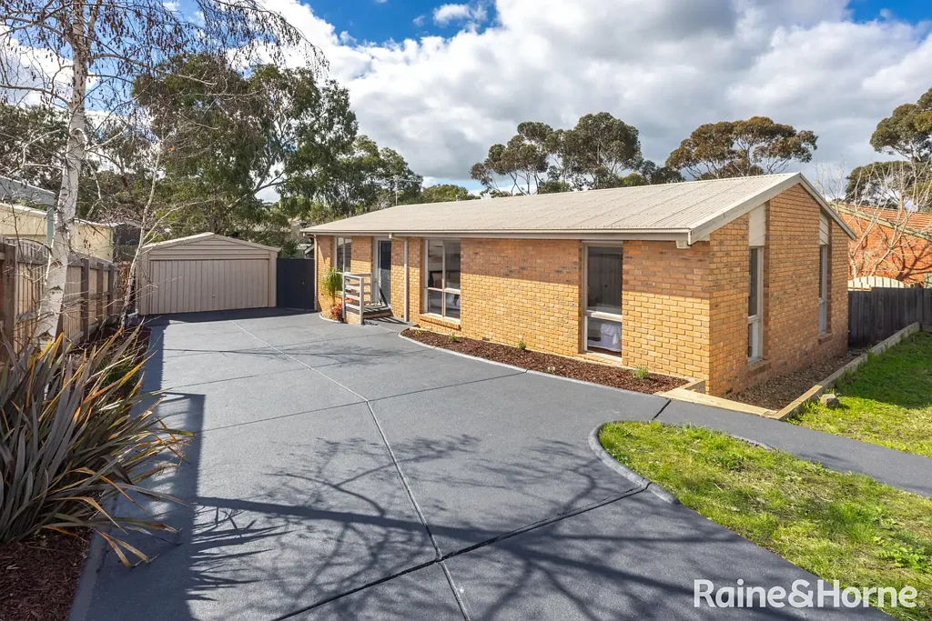 Sunbury 3Kwarto Backing onto Reserve, in a Prime Sunbury Position