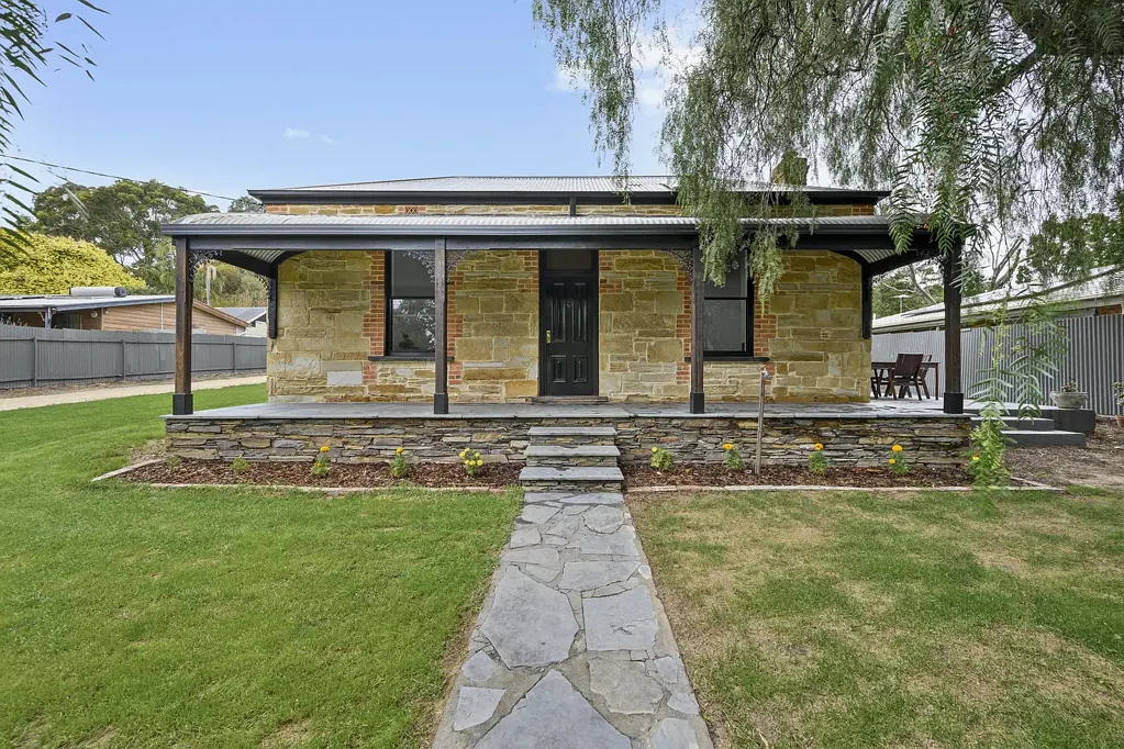 Willunga 3침실 Character Cottage – Restore, Extend & Create Your Dream!