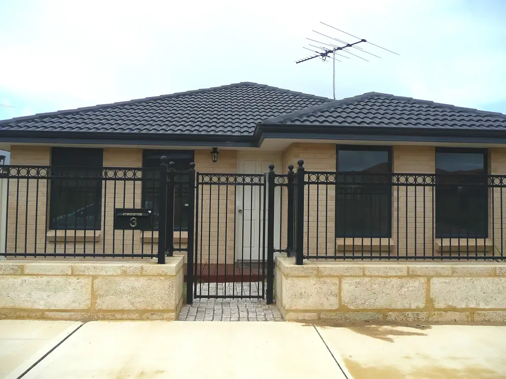 MODERN FAMILY LIVING IN THE HEART OF CLARKSON | $770 PER WEEK