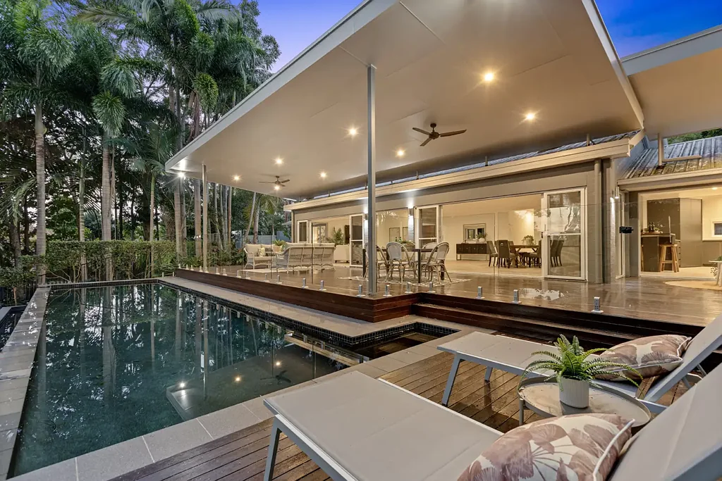 Buderim 4Zimmer A Private Family Oasis on a Tropical 2000m² Buderim Setting