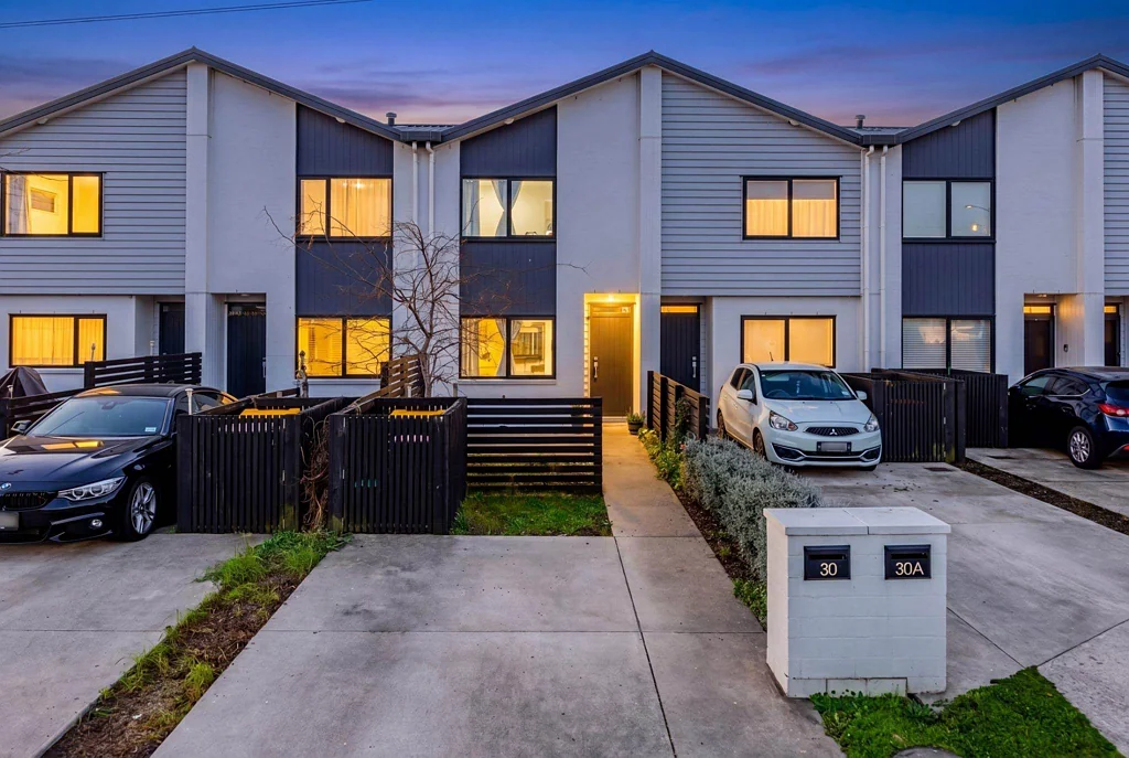 Perfect Location, Spacious Living & Low Mainte...