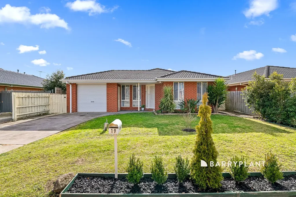 19 Glenaire Crescent, Cranbourne West, VIC 3977