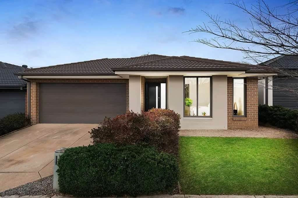 16 Abbey Road, Beveridge, VIC 3753