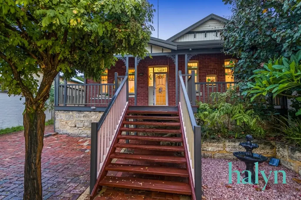 Victoria Park 3房  1918 Charm in Prime Vic Park!