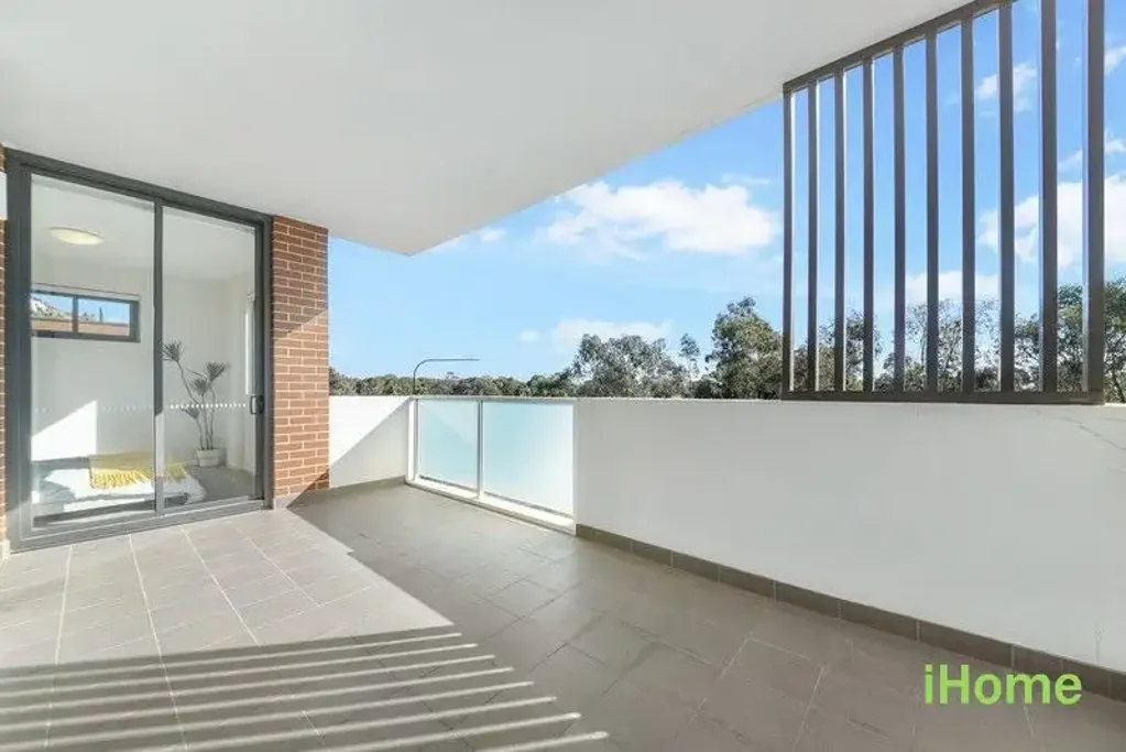 Rouse Hill 2ห้องนอน Super-Sized Living | Light-Filled | Large Balcony | Prime Location | Ideal for Investors