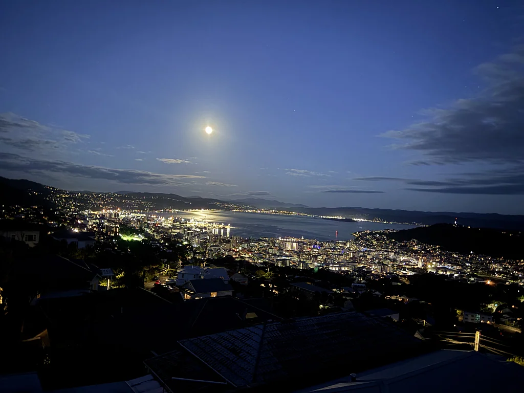 Brooklyn 4chambre SNAP-UP THIS SUN-SOAKED CHARACTER BEAUTY