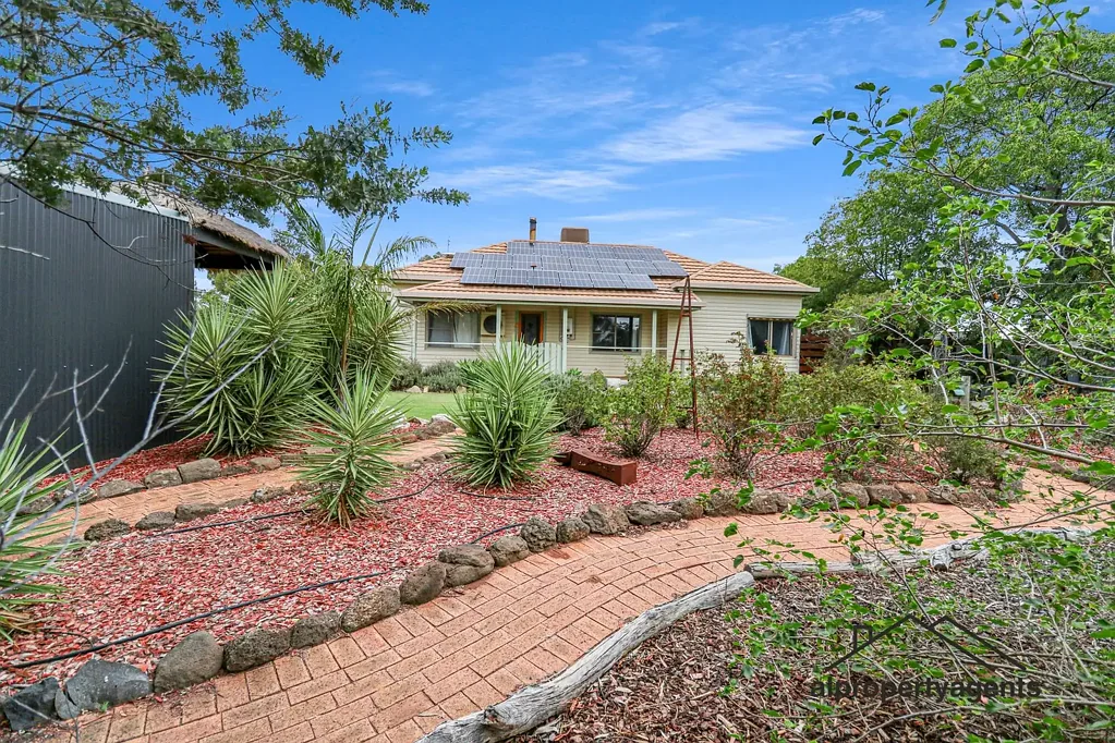 Wallup  Rural Living on 44 Acres – Space, Comfort & Outdoor Entertaining