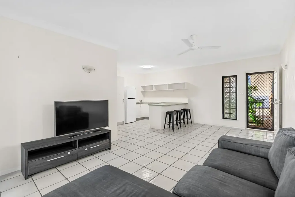 Earlville 2房  THE PERFECT STARTER/INVESTMENT - RESORT-STYLE LIVING IN PRIME LOCATION