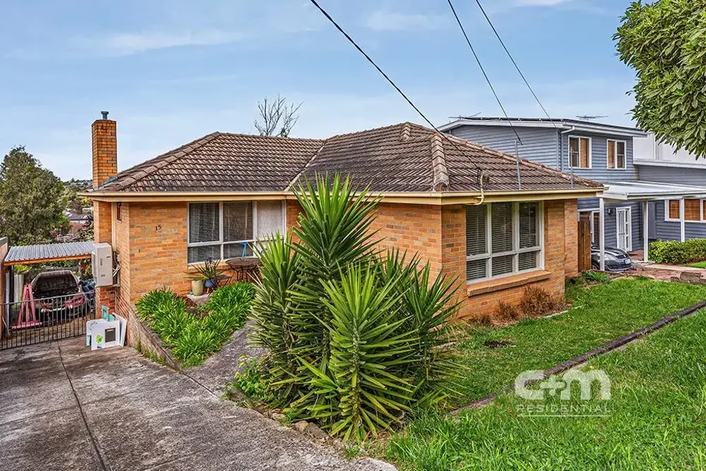 LARGE FAMILY HOME WITH LOTS OF SPACE!