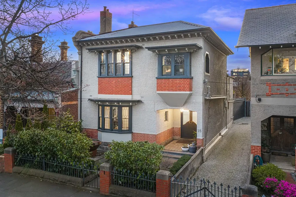 Ballarat Central 3Zimmer Exquisite Inner-City Living in an Exceptional Ballarat Central Setting