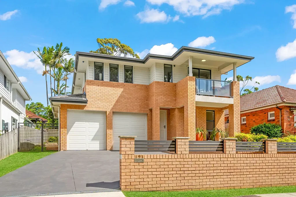 Balgowlah 5房 北向时尚住宅 四年新屋 现代家庭设计 宽敞五卧 主卧套间 燃气厨房SMEG电器 双车库 低维护花园 步行商圈海滩 Near - New Modern Family Home in the Heart of Balgowlah - Enjoy the Northern Beaches Lifestyle Living
