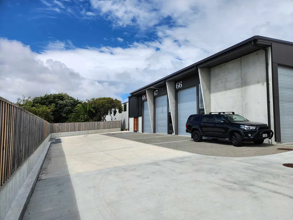 Elsdon Office/Showroom Unit - Great value here