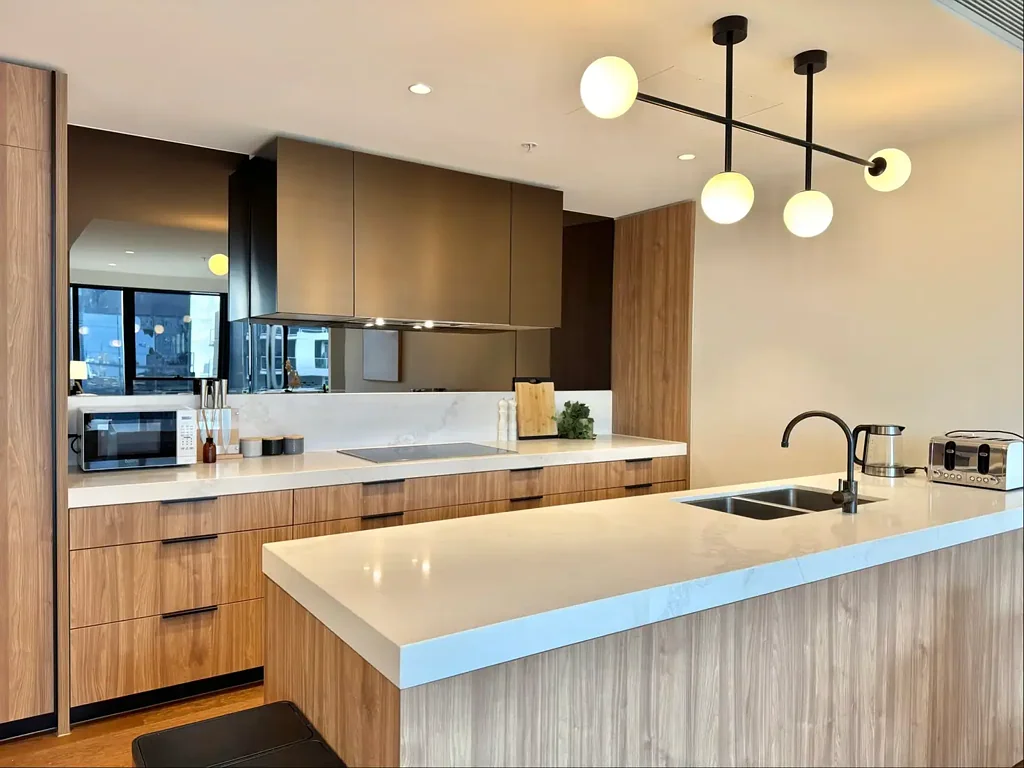 Fully Furnished Luxury 2-Bedroom at YARRA ONE – short term up to 6 months lease available!