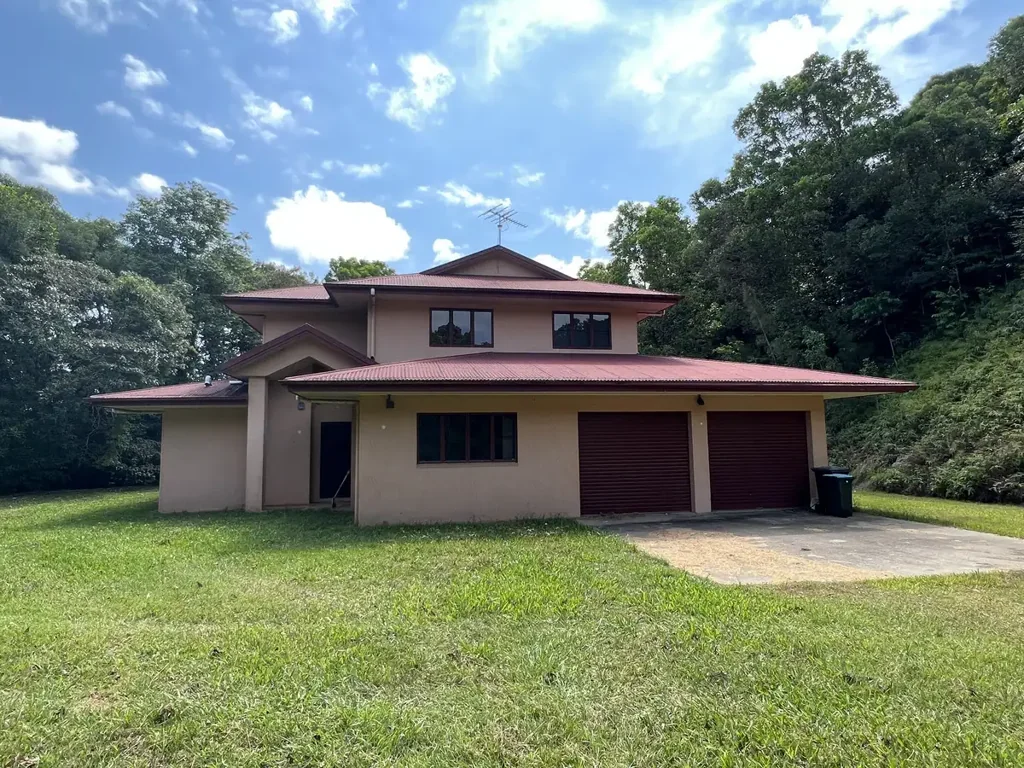 Sandy Pocket  CATTLE COUNTRY, BANANA LAND, COFFEE GROWING COUNTRY, OR SUGAR CANE LAND 600 ACRES POPPI ROAD COWLEY