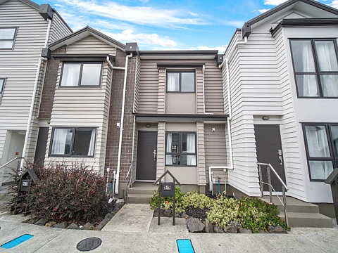 Townhouse 2 bedrooms, 1 bathroom and 1 carpark