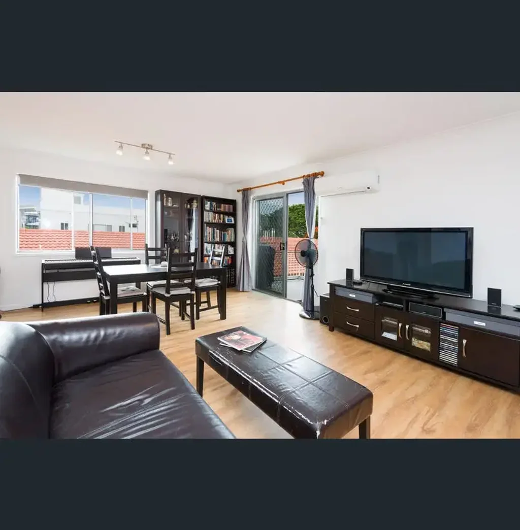 Great location in quiet street