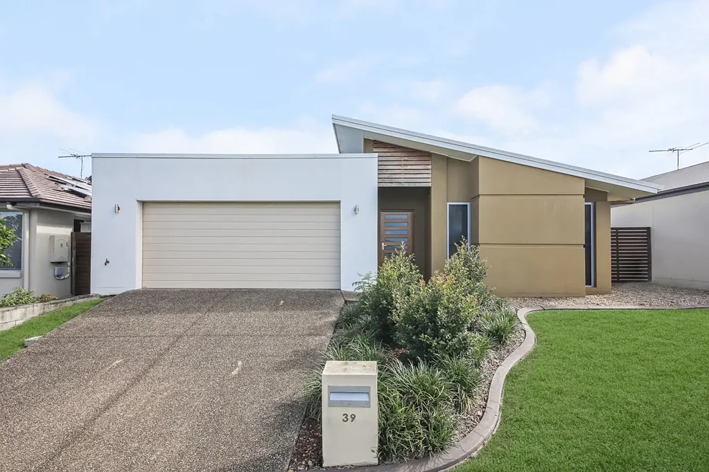 Spacious Family Home in the Heart of Mango Hill