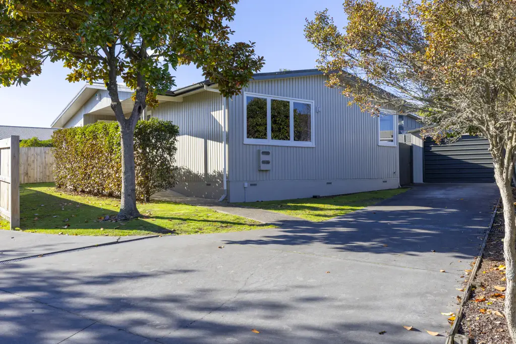 Hilltop 4Zimmer PRIVATE, LOW MAINTENANCE, 4 BEDROOMS.