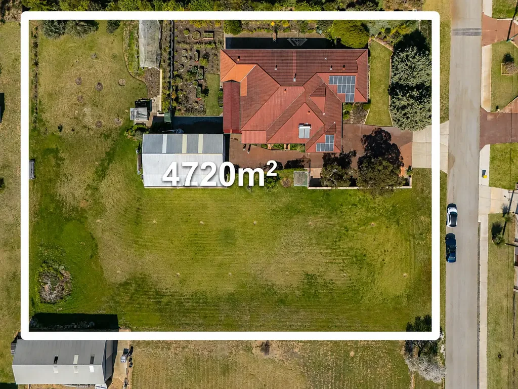 Beeliar 5房  Classic Family Charm on a Spacious Block - Endless Lifestyle Possibilities in Beeliar!