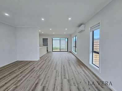 2 Priya Street, Werribee, VIC 3030, 3 Bedrooms, 2 Bathrooms, Townhouse