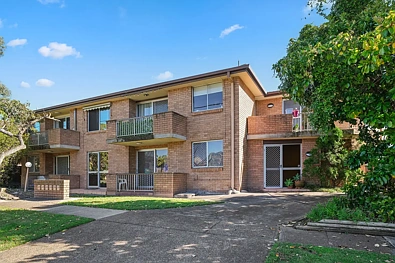 Lambton 2chambre PARKSIDE LIVING IN THE HEART OF LAMBTON!