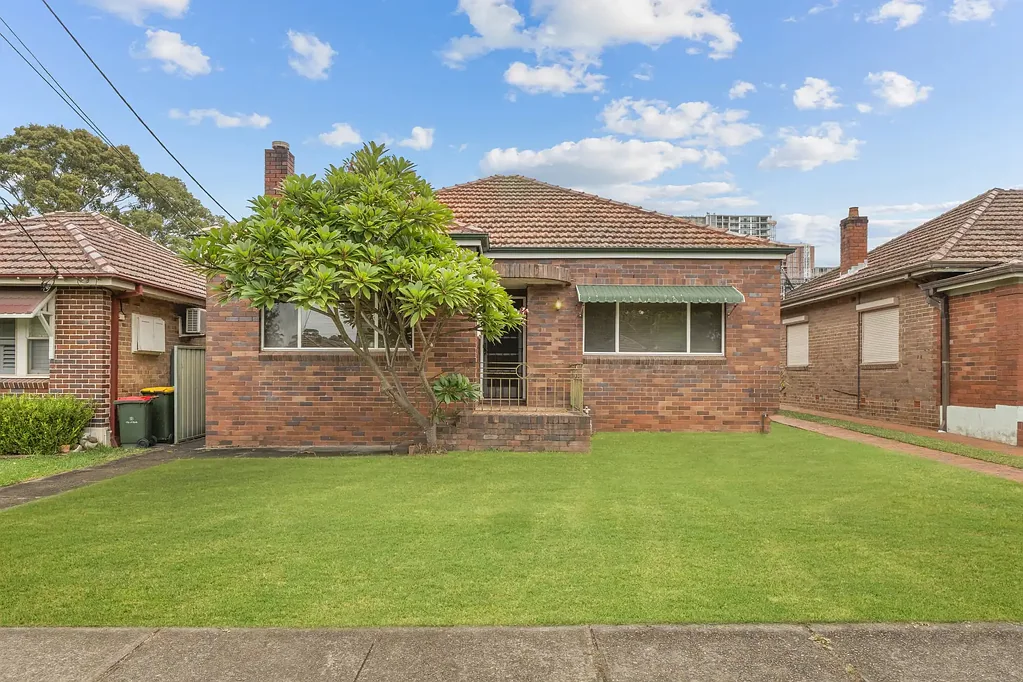 Melrose Park 3房 河畔瑰宝 575㎡阔地 交通便捷 公校近邻 家庭空间 未来潜力 An exceptional opportunity to create value or start anew in a highly sought-after river side setting | Lucky number 8…