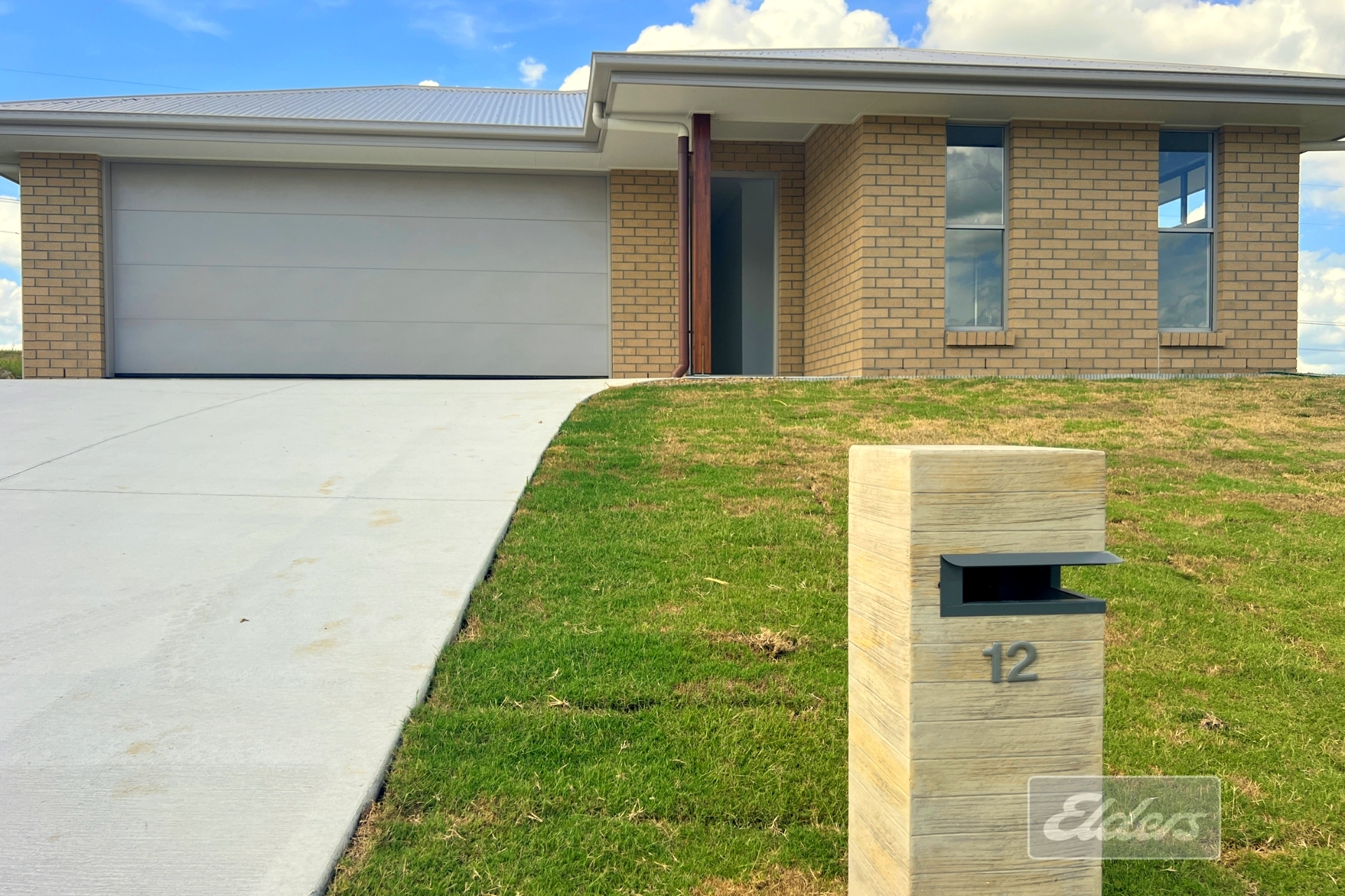 12 IMPERIAL RISE, JONES HILL QLD 4570, 0部屋, 0バスルーム, House