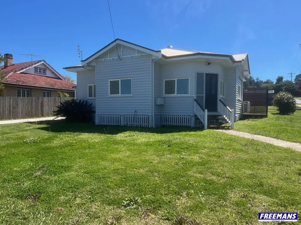 Lovely 3 Bedroom 2 Bathroom Furnished Home