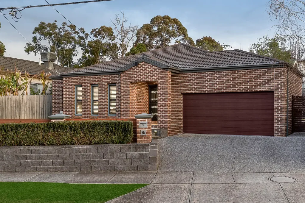 Box Hill North 4कमरा Family-sized jewel spread across one easy level