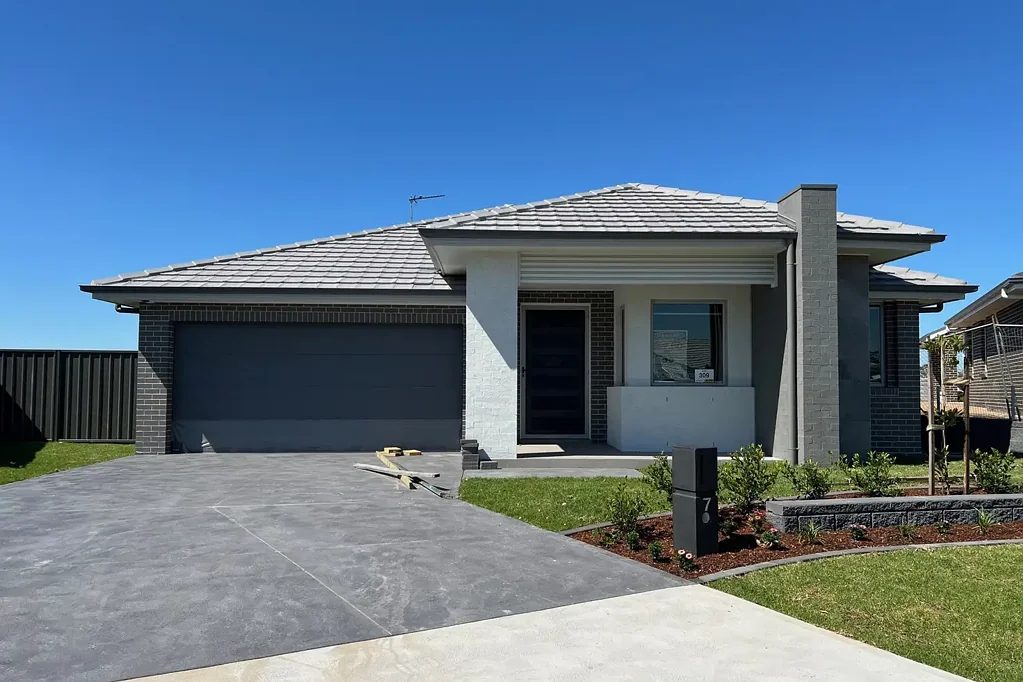 Chisholm 4房  Spacious Living, Modern Style