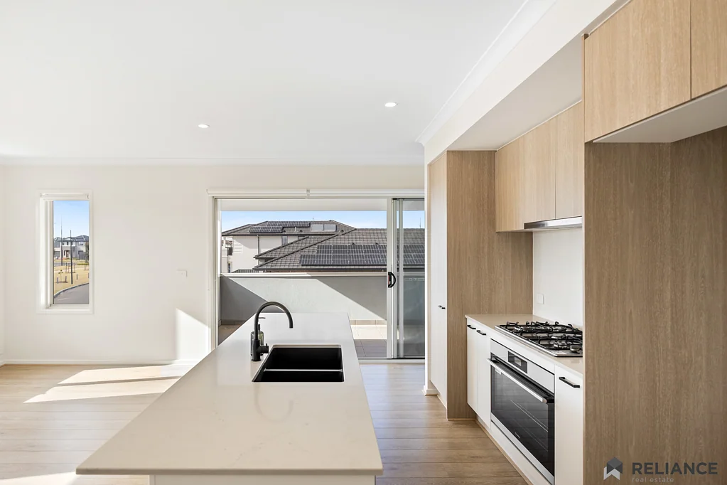 2 Castlecrag Way, Strathtulloh, VIC 3338