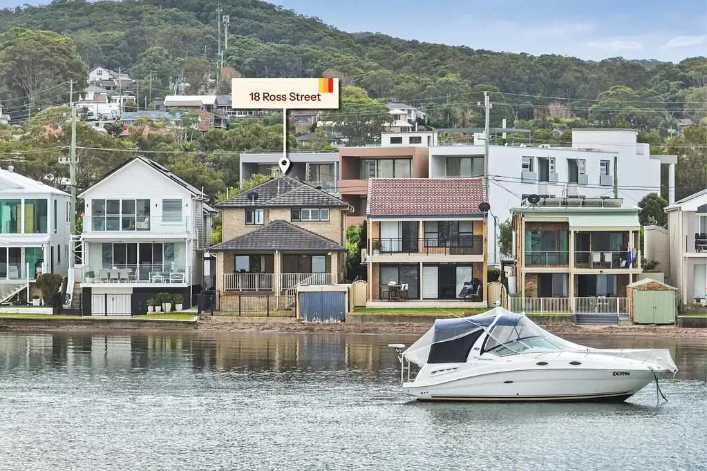 Belmont 4房  One of Belmont�s Most Affordable Waterfront Opportunities